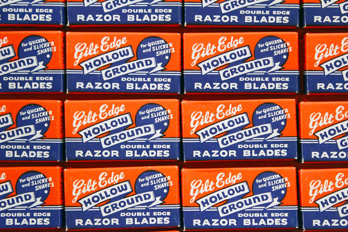 1930s CUPPLES CO GILT EDGE HOLLOW GROUND RAZOR BLADE ADVERTISING DISPLAY MINT NEW OLD STOCK OFFERED BY ANTIQUE DIGGER