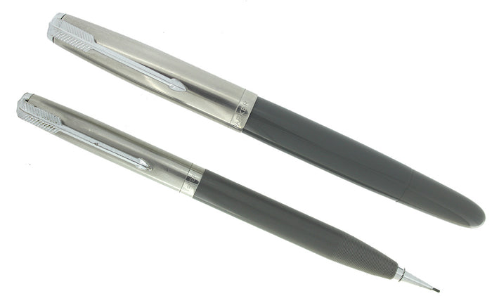 1945 PARKER 51 VACUMATIC DOVE GRAY FOUNTAIN PEN & PENCIL SET WITH BOX RESTORED OFFERED BY ANTIQUE DIGGER