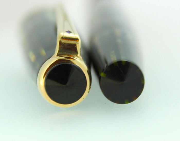 RESTORED 1945 PARKER SENIOR DUOFOLD GREEN GOLD CELLULOID FOUNTAIN PEN V NIB RESTORED OFFERED BY ANTIQUE DIGGER