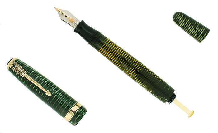 1946 PARKER EMERALD PEARL VACUMATIC MAJOR SIZE FOUNTAIN PEN MINT OFFERED BY ANTIQUE DIGGER