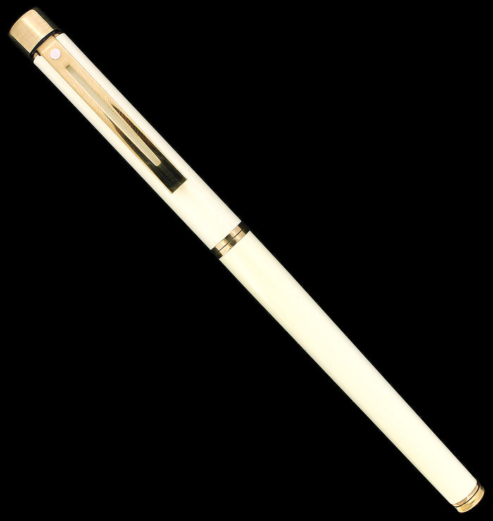 C1987 SHEAFFER TARGA SLIMLINE MODEL 1027S LAQUE IVORY 14K BROAD NIB FOUNTAIN PEN OFFERED BY ANTIQUE DIGGER