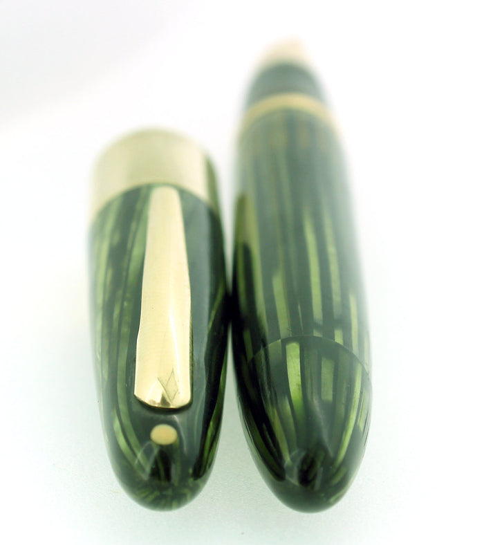CIRCA 1947 SHEAFFER TRIUMPH VALIANT MARINE GREEN OVERSIZE FOUNTAIN PEN RESTORED OFFERED BY ANTIQUE DIGGERCIRCA 1947 SHEAFFER TRIUMPH VALIANT MARINE GREEN OVERSIZE FOUNTAIN PEN RESTORED OFFERED BY ANTIQUE DIGGER