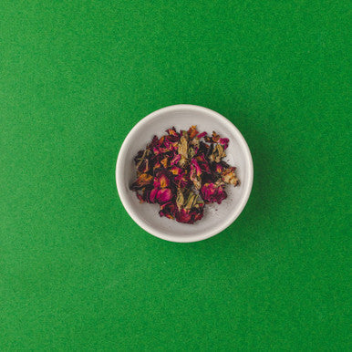 Red Rose Buds & Petals (Dried) fragrance oil bottle