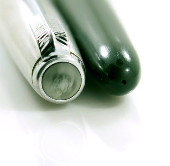 RESTORED 1948 PARKER 51 AEROMETRIC FOUNTAIN PEN IN FOREST GREEN WITH LUSTRALOY CAP OFFERED BY ANTIQUE DIGGER