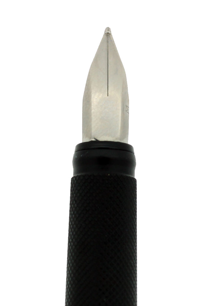 VINTAGE ROTRING 600 MATTE BLACK FOUNTAIN PEN WITH MEDIUM NIB MINT NOS CONDITION OFFERED BY ANTIQUE DIGGER
